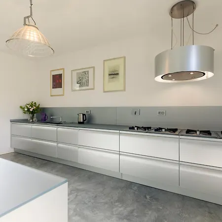 فيلة Ninfeo 10&4, Emma *